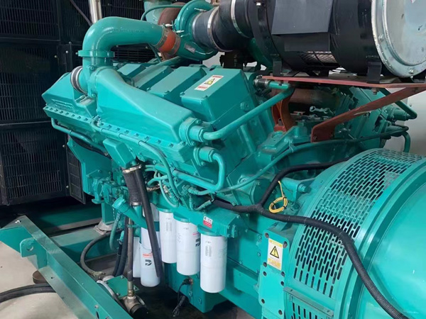 大名更换100kW柴油发电机组机油时，需要注意哪些事项？