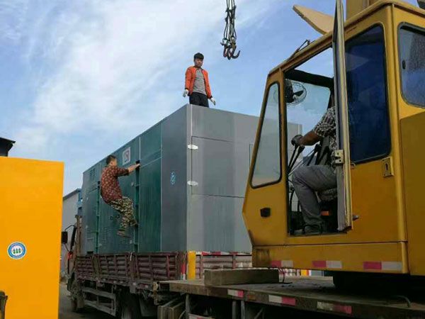 大名如何判断水冷式机油散热器密封件是否需要更换？