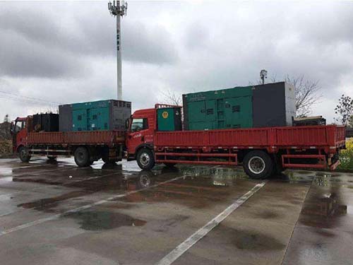 大名涂抹密封胶后，需要等待多长时间才能安装水冷式机油散热器密封件？